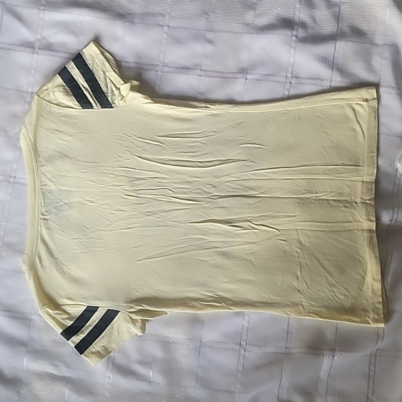 EUC True Religion yellow V-neck shirt - Picture 4 of 8